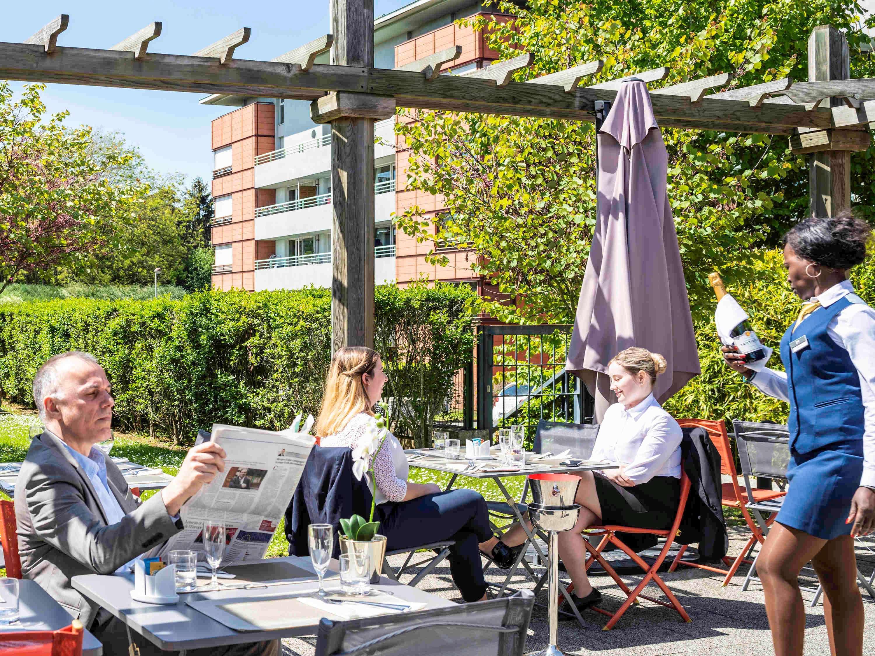 Mercure Maurepas Saint Quentin Εξωτερικό φωτογραφία
