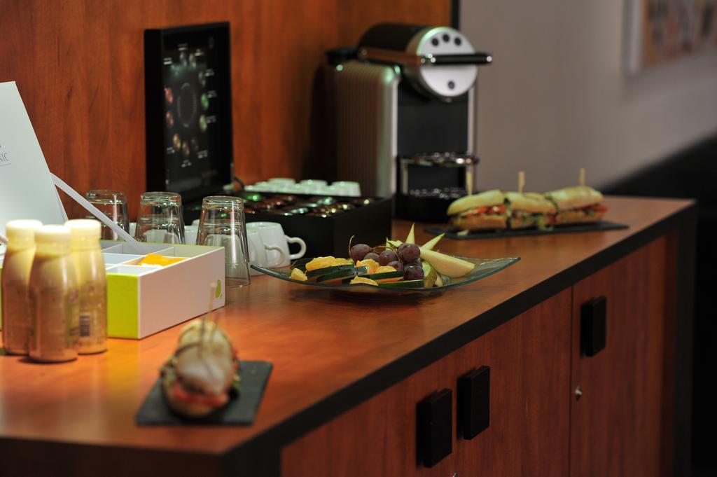 Mercure Maurepas Saint Quentin Εξωτερικό φωτογραφία